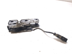 Motora pārsega slēdzene - 5L0823509A