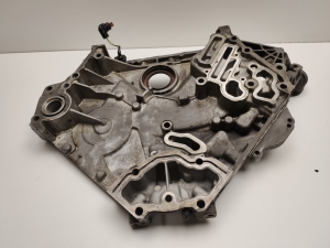  Engine chain cover 