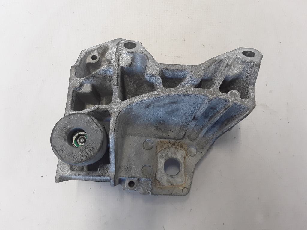 VOLVO S80 2 generation (2006-2020) Support moteur côté droit 30793561 21081404