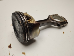   Piston and its parts  - A2780301117 