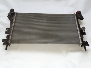 Ford Focus (2011–2018) Cooling radiator BV618005AD - 3