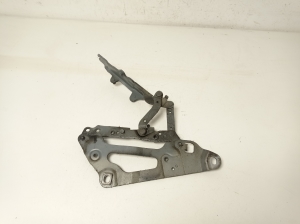  Engine cover hinge 