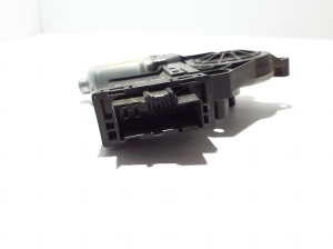  Rear side door window motor 