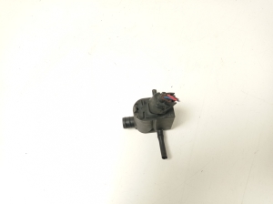 Hyundai Tucson (2015–2026) Front windshield washer pump 985101W000 - 4