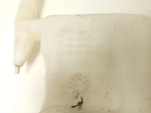 Ford Fiesta VI (2008–2017) Front washer fluid reservoir 8A6117B613AF - 3