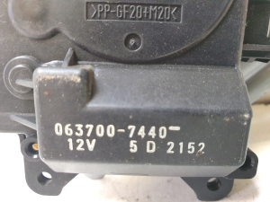 TOYOTA Corola Verso E12 (2001–2004) Salongi soojenduse klapi mootor 0637007440 - 4