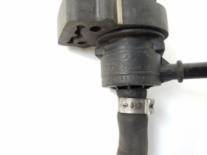 Mercedes Benz R-Class 251 (2006–2017) Sonstiges Ventil A0004703993 - 3