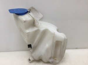 Front washer fluid reservoir - 4B0955453A                                        