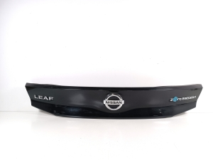 Trunk lid molding - 908105SH0A