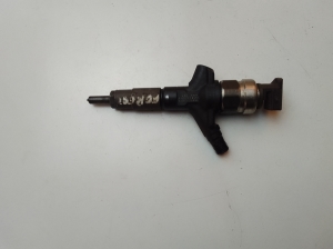 products.Fuel injector - 16613AA030