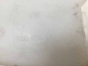 Volkswagen Polo IV (2001–2009) Scheibenwaschbehälter vorne 0955453 - 3
