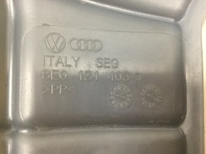 AUDI A6 C5 (1997–2005) Coolant reservoir 8E0121403 - 2