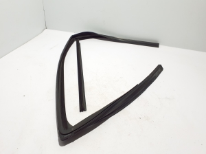 Volkswagen Amarok I (2010–2022) Esiukse tihenduskumm 2H6837432 - 2