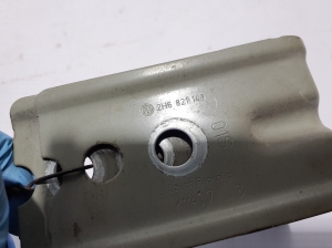 Volkswagen Amarok I (2010–2022) Front fender bracket 2H6821149 - 3