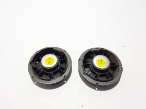 Volkswagen Amarok I (2010–2022) Rear side door speaker 2H0035453B - 4