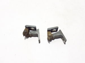 Volkswagen Amarok I (2010–2022) Esiukse ülemine hing 8K0831402D - 3