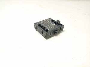 Mercedes Benz C-Class 204 (2007–2014) Front door control unit A2048701826 - 2