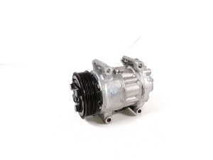   Air conditioner compressor 