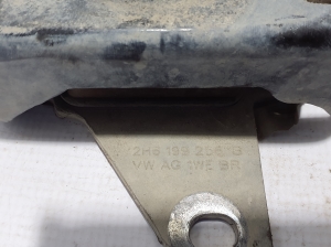 Volkswagen Amarok I (2010–2022) Engine mount 2H6199256B - 3