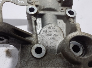 Volkswagen Amarok I (2010–2022) A/C compressor bracket 059145169CJ - 3