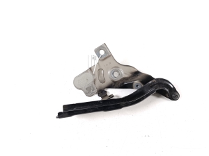 Hood hinge - 4KE823301
