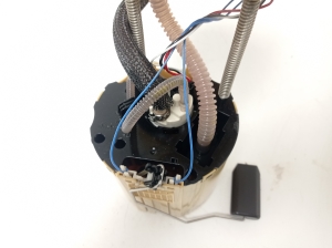 Opel Astra K (2015–2021) Kütusepump paagis 13599386 - 4