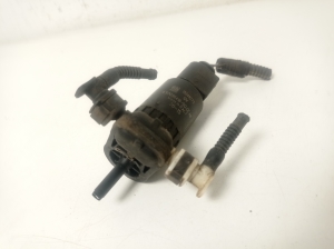 Opel Astra K (2015–2021) Front windshield washer pump 13349273 - 3