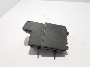   Sicherungskastengehäuse unter der Motorhaube  - 284B51057R 