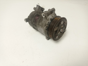 Opel Astra K (2015–2021) Konditsioneeri kompressor 13367373 - 4