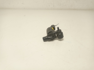 Ford Mondeo V (2014–2018) Front windshield washer pump DV6117664AA - 4