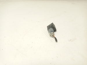 Opel Astra K (2015–2021) Airbag sensor 13504470 - 2