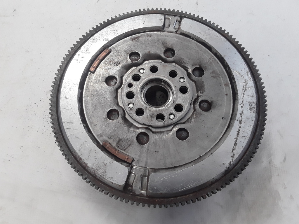 Used RENAULT Trafic Clutch flywheel 123000636R