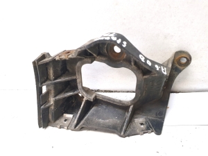 Halter Kotflügel vorne - 4B0853921B