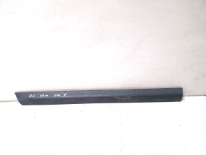 Tagumise küljeukse liist - 4B0853970
