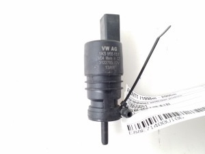 Front windshield washer pump - 1K5955651