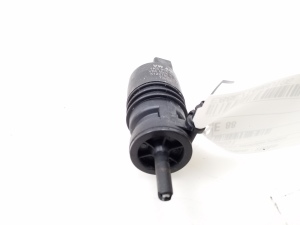 AUDI TT (1998–2006) Front windshield washer pump 1K5955651 - 3