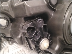 TOYOTA Corolla (2018–2026) Esituli 8115002T31 - 3
