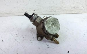 Volkswagen Passat B7 (2010–2014) Kütusepump 03C127026M - 3