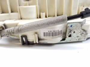 Mercedes Benz S-Class 221 (2005–2013) Esiukse lukk A2217206135 - 3