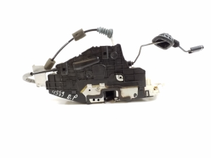 Mercedes Benz S-Class 221 (2005–2013) Esiukse lukk A2217206235 - 4