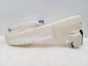 Honda CR-V (2002–2006) Front washer fluid reservoir HLC22019 - 3
