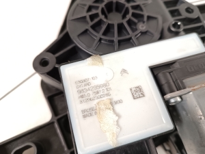 Citroen C4 C41 (2020–2026) Aizmugurējo sānu durvju logu pacēlājs un tā detaļas 9832714280 - 2