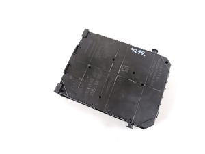 Citroen C4 C41 (2020–2026) Kaitsmekarp salongis 9832881080 - 3