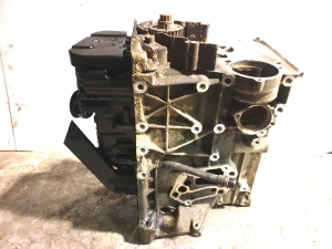 AUDI A6 C5 (1997–2005) Motorblock ALT - 5