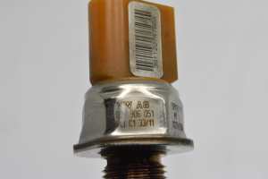  High pressure fuel line sensor 