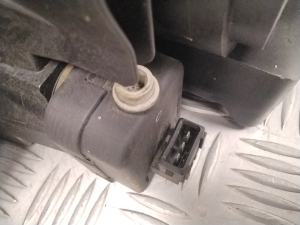 TOYOTA RAV 4 A3 (2005–2012) Scheinwerfer vorne 8113042360 - 2