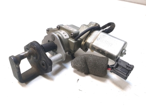 Rear side door soft-close actuator - 7H0843765C