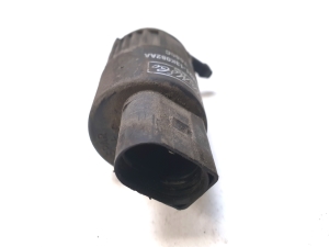 Ford S-MAX (2006–2015) Front windshield washer pump 6M2113K082AA - 3