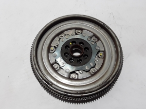   Clutch flywheel 