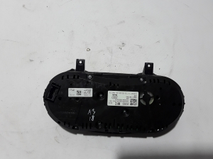 AUDI A3 8V (2012–2020) Näidikuplokk 8V0920961C - 3